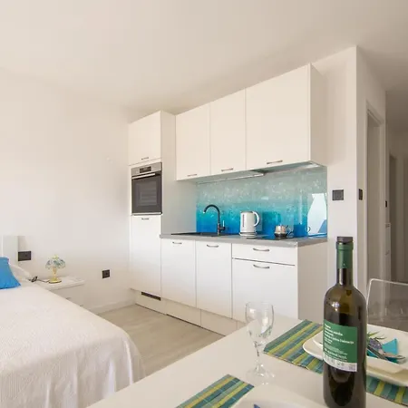 Nona Draga アパート *