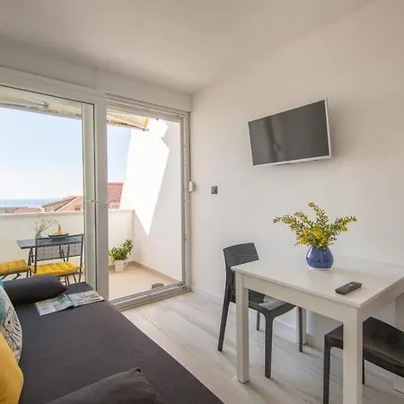 アパート Nona Draga