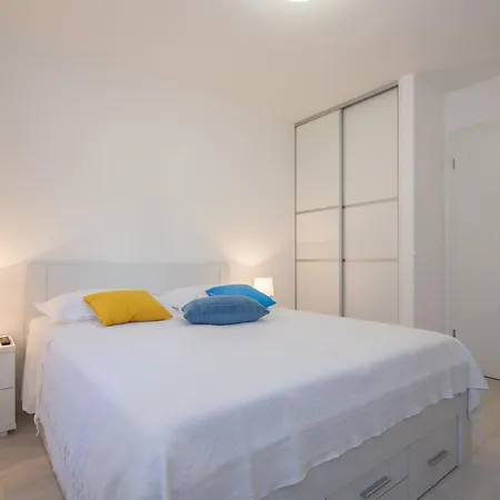 Nona Draga コミジャ